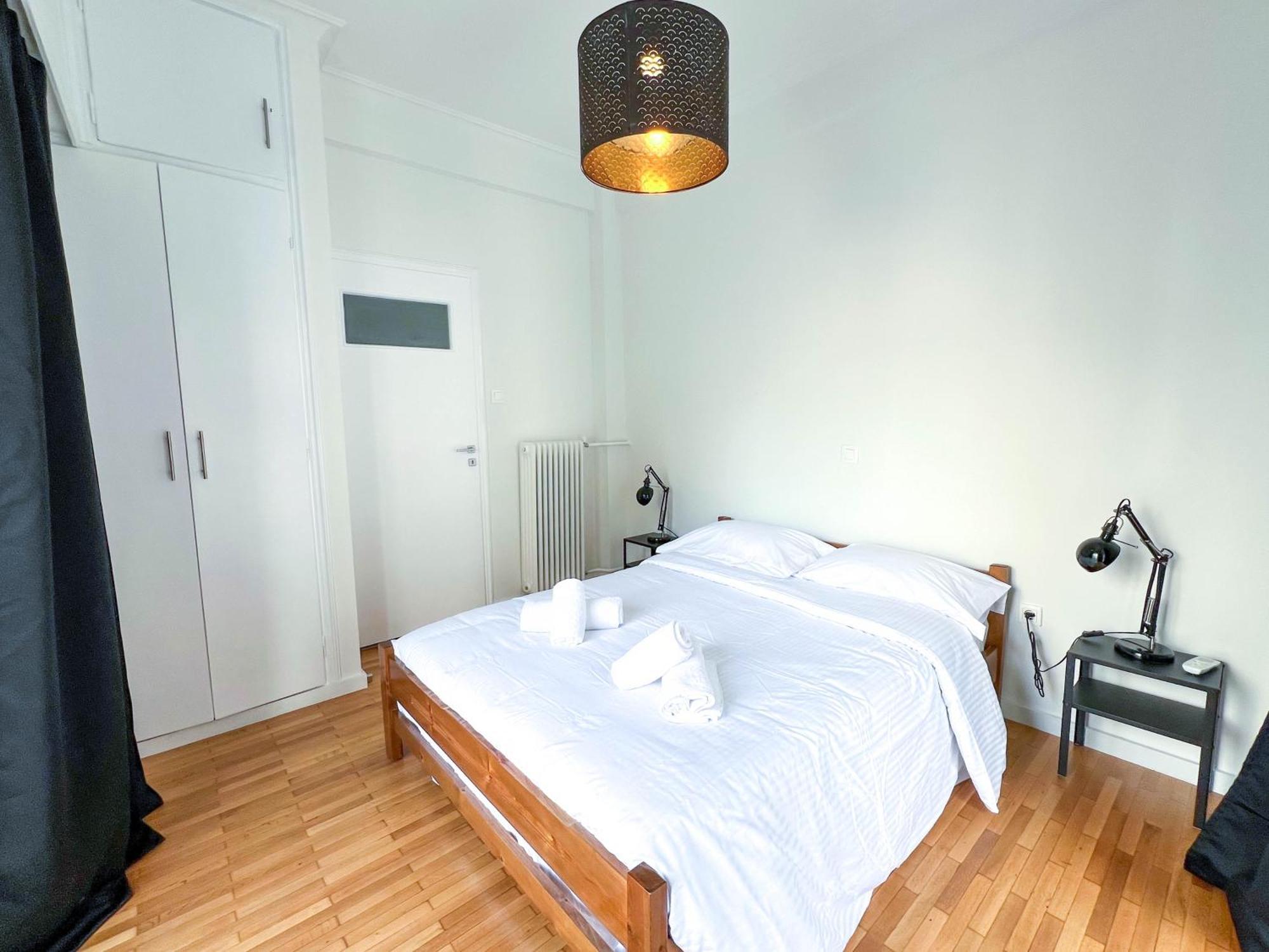Family Two Bedroom Apartment Benaki Athènes Extérieur photo