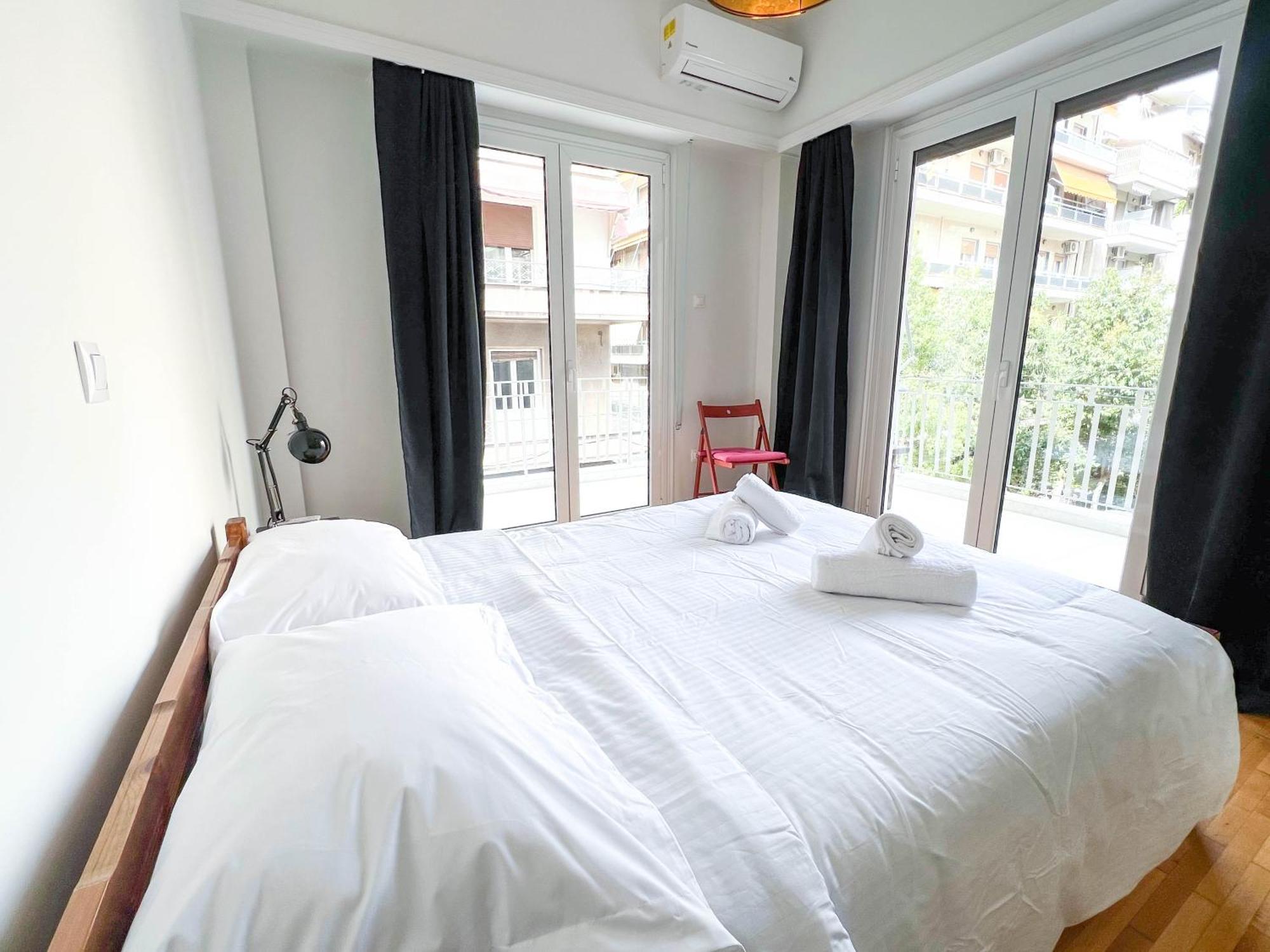 Family Two Bedroom Apartment Benaki Athènes Extérieur photo