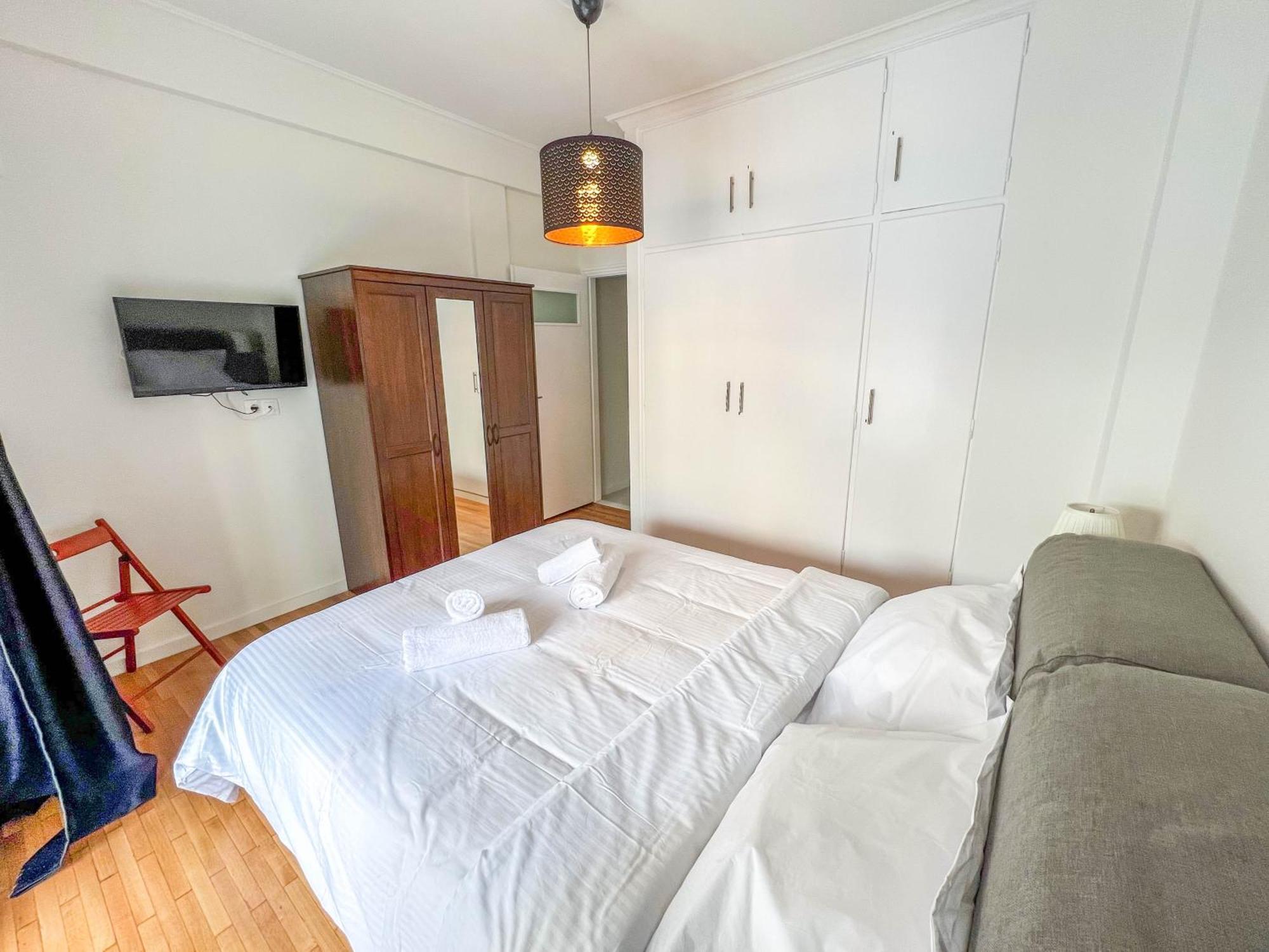 Family Two Bedroom Apartment Benaki Athènes Extérieur photo