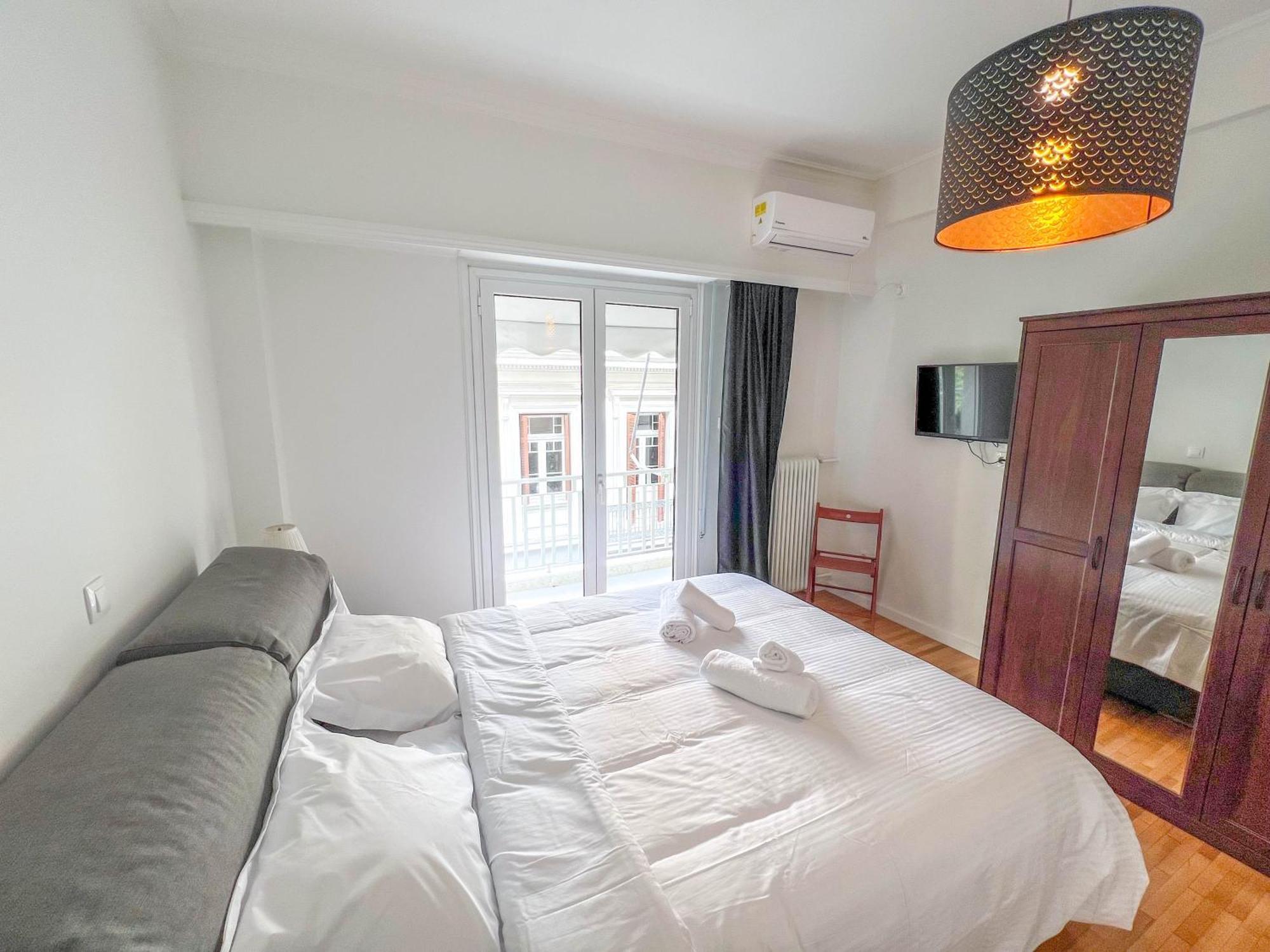 Family Two Bedroom Apartment Benaki Athènes Extérieur photo